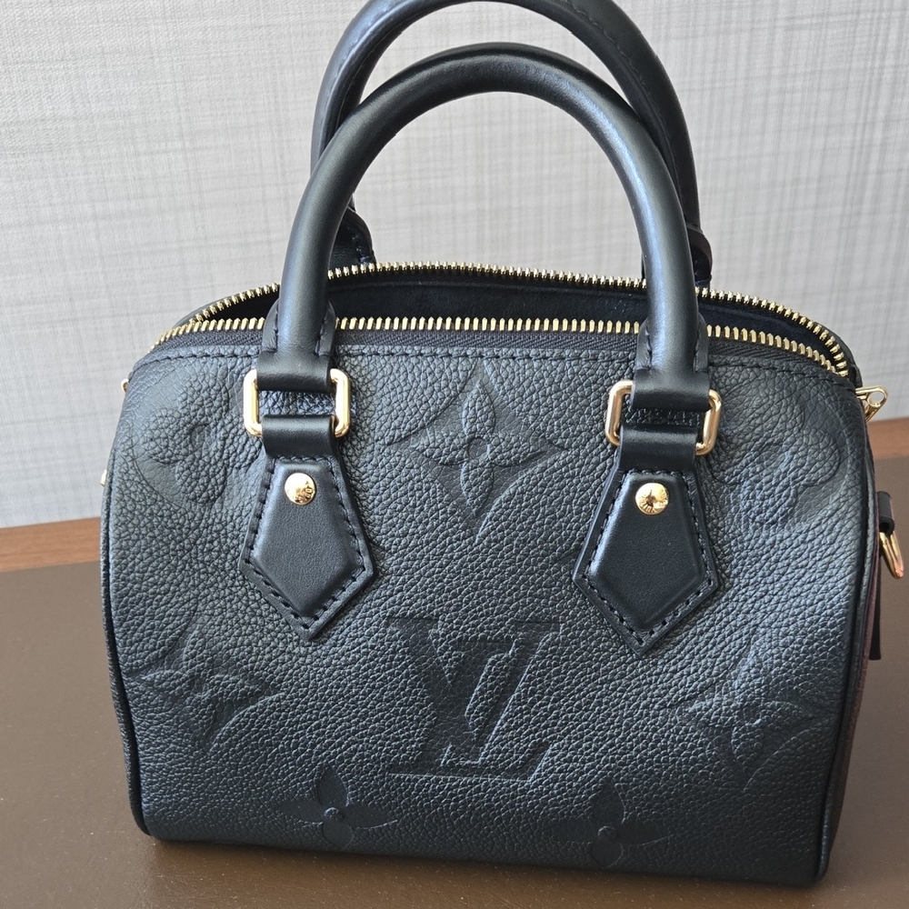 Louis Vuitton Black Speedy Bandoulière 20